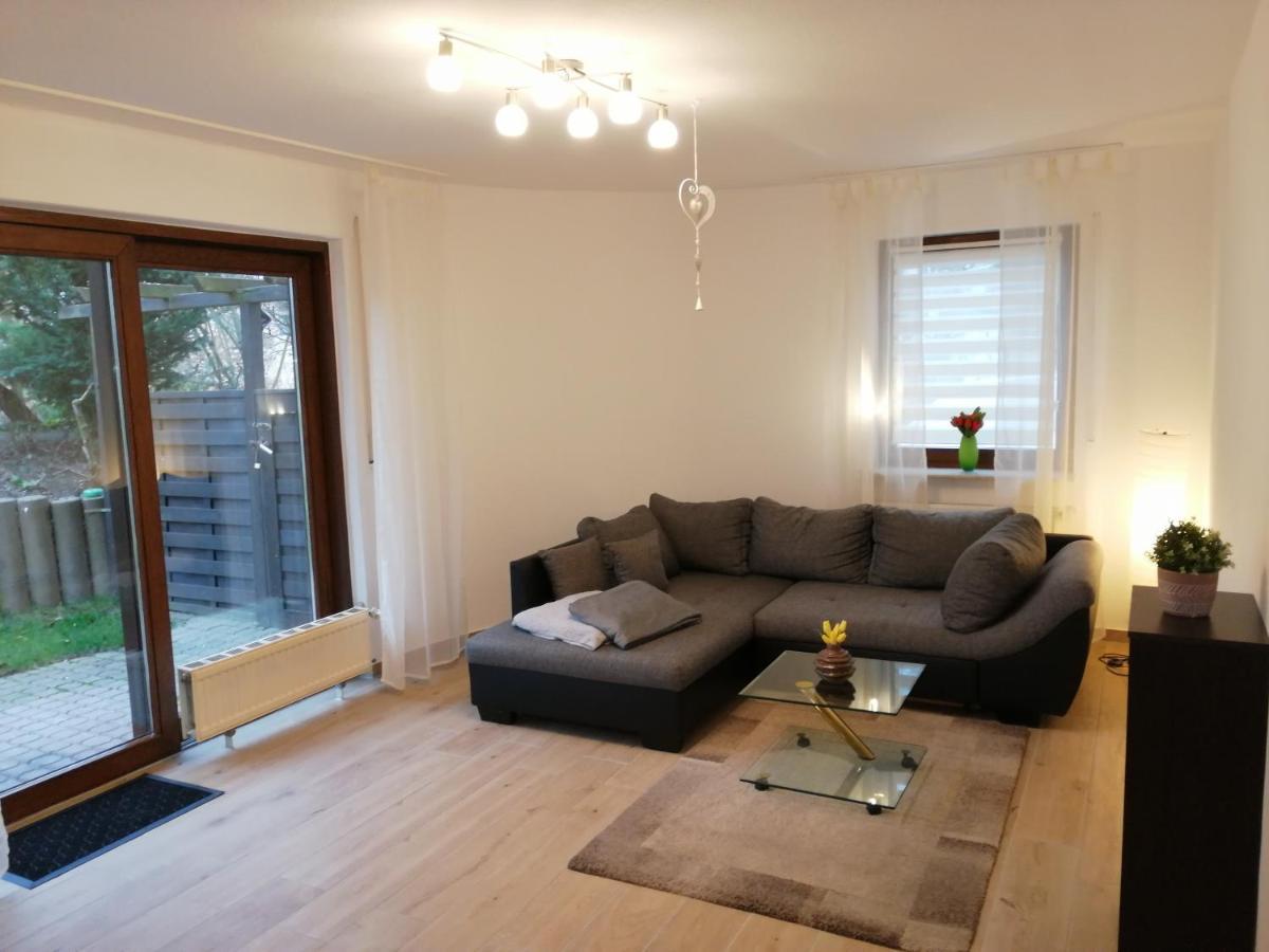 Ebenerdige Ferienwohnung mit großer Terrasse in der Nähe des Waldes, zum wohlfühlen Schoneck Exterior foto
