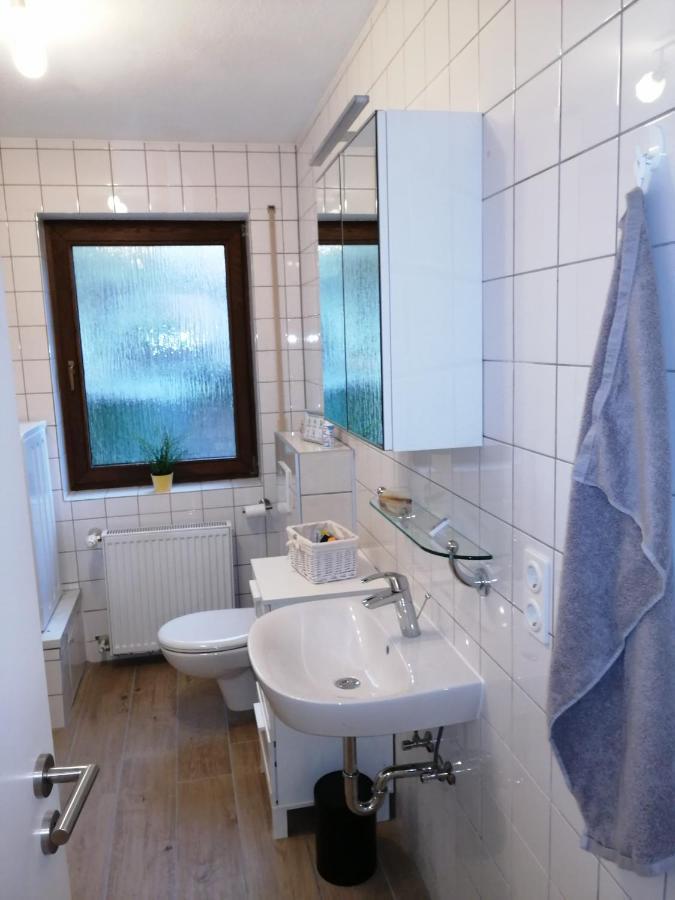 Ebenerdige Ferienwohnung mit großer Terrasse in der Nähe des Waldes, zum wohlfühlen Schoneck Exterior foto